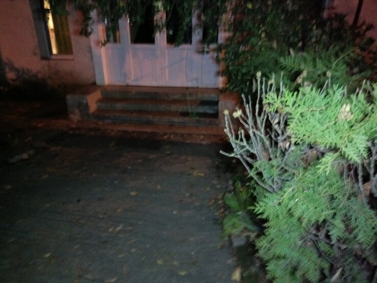 Gece fotoğrafçılığı: Birincil kamera + Kamp Işığı (Resim kaynağı: Sergey Tarasov - Notebookcheck)