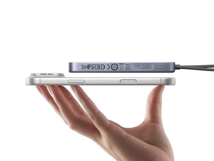 Ugreen MagFlow Air Ultra Slim Powerbank'ın kalınlığı 13,9 mm'dir.