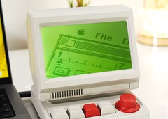 Wokyis bağlantı istasyonu, Apple Mac mini'ye bir ekran da ekler.