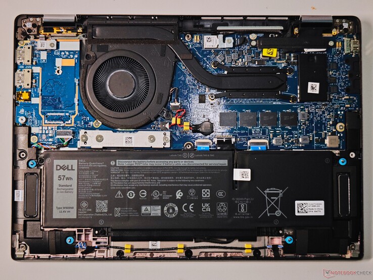 Karşılaştırma amacıyla 14 inçlik Dell Latitude 7450 2'si 1 arada