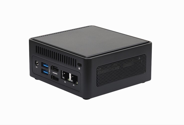 Arka I/O'da çift 2,5 GbE, çift HDMI ve çift USB-A bağlantı noktası bulunur.