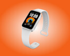 Smart Band 11 Active, üç farklı renkte piyasaya sunuluyor; resimde gri renkli model gösterilmiştir.