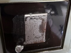 Bu kalıcı izler bırakan temas yüzeyinin de gösterdiği gibi, PS5 soğutucuları galyum korozyonunun uzun vadeli etkilerinden muaf değildir.