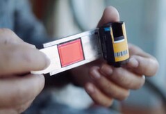 I'm Back Roll, analog kameraları sadece birkaç basit adımda dijital kameralara dönüştürmek için tasarlanmıştır.