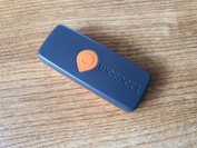 Weenect XS (üstte)