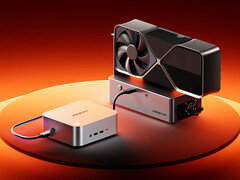 Maco-L 7735U, OCuLink ve USB4 bağlantı noktalarına sahiptir. Resimde: mini PC ile bir eGPU kurulumu gösterilmektedir.