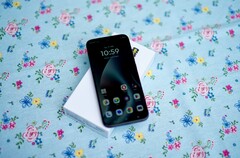 Motorola Moto G87, her zaman olumlu olmayan çok parlak bir AMOLED'e sahiptir.