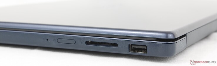 Sağ tarafta: OneKey Recovery, Güç düğmesi, SD kart okuyucu, USB-A (5Gbps)