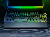 Masaüstünde gösterilen Razer Huntsman V3 Pro TKL 8KHz oyun klavyesi (Görsel kaynağı: Razer)