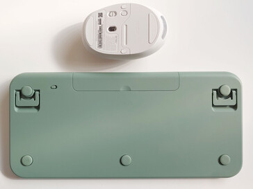 Güç düğmeleri altta (Resim kaynağı: Notebookcheck)