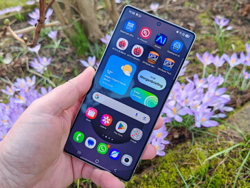 Samsung Galaxy S25 Ultra dış mekan