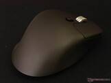 Keychron M6 8K sağ arka görünüm. 
