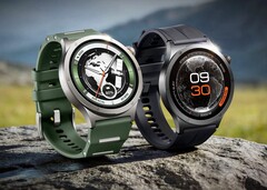 OnePlus Watch 4, safir cam ön yüzlü titanyum bir kasaya sahiptir.