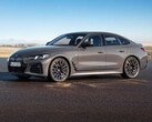 Resimdeki BMW i4 eDrive40