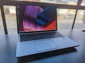 HP ZBook Fury 16 G10 mobil iş istasyonu incelemesi: 100 W Nvidia RTX 5000 Ada