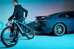 Stuttgart'taki kemer sıkma önlemleri Porsche'nin üç yan kuruluşunu kapatmasına ve ana faaliyet alanına yeniden odaklanmasına yol açtı.