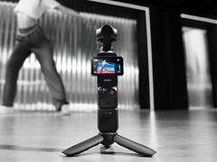 DJI'ın Osmo Pocket 4'ü, Pocket 3'teki (resimde) 4K 120 fps'ye kıyasla 4K 240 fps ağır çekim yapabiliyor.