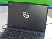 Lenovo ThinkPad T14 Gen 7, Linux Mint çalıştırıyor.