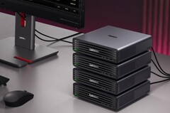En fazla dört adet Lenovo ThinkCentre X Ultra mini PC, güçlü bir yapay zeka sunucusu oluşturmak üzere bir araya getirilebilir.