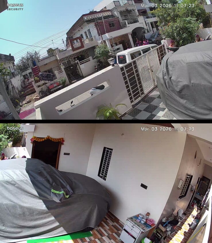 Gün ışığında evin ön cephesinin görüntüsü