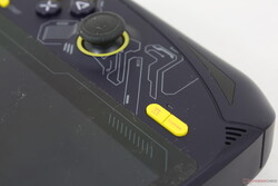 Turbo düğmesi OneXConsole'u başlatırken hemen yanındaki düğme ekran klavyesini başlatır