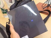Yakında piyasaya çıkacak Vivo X500'ün perakende satış kutusu olduğu düşünülen ürün