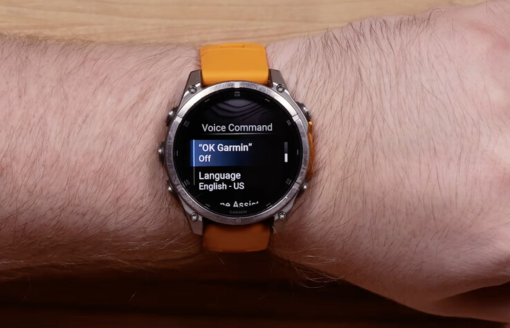Garmin'in yeni Sesli Komut özelliği, resimde görülen Fenix 8 dahil olmak üzere birçok akıllı saatte kullanılabilir.