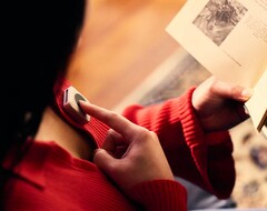 Button küçük bir yapay zeka giyilebilir cihazıdır.