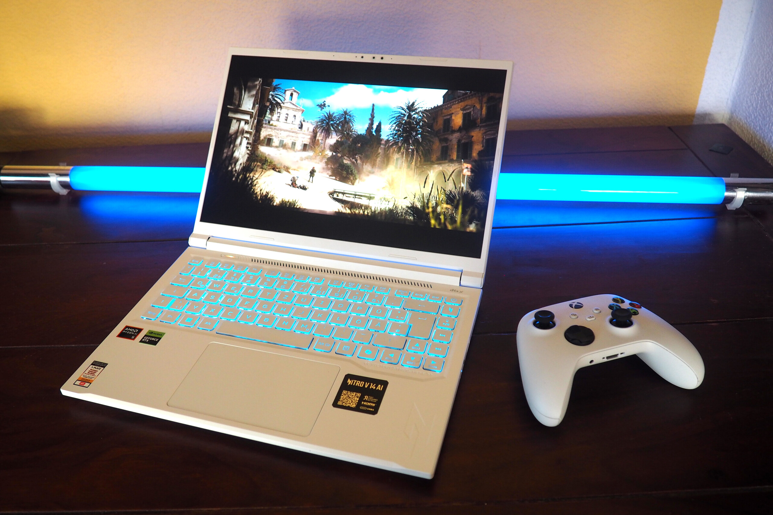 RTX 5050 ile Acer Nitro V14 AI incelemede