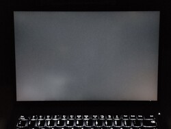 Orta düzeyde arka ışık kanaması (burada geliştirilmiş olarak gösterilmiştir)