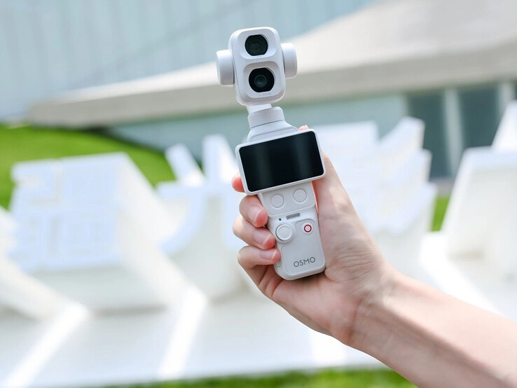 İnci beyazı DJI Osmo Pocket 4P.