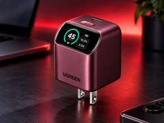 Burgundy renk seçeneğindeki Ugreen Nexode Pro 45 W şarj cihazı