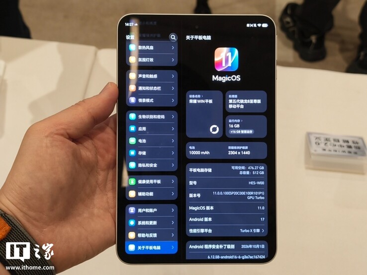 Honor Win Tablet'in kullanım sırasında çekilmiş görüntüsü.