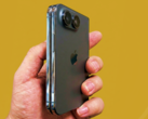 iPhone Ultra/Fold tasarım modu uygulamalı görüntüsü.