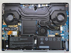 Dahili yapı (SSD kapakları olmadan)