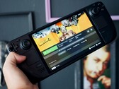 Valve orijinal Steam Deck'i Şubat 2022'de 399$ başlangıç fiyatıyla piyasaya sürdü.