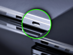 Surface Laptop Ultra yeni, büyük boy bir USB-C bağlantı noktasına sahiptir.