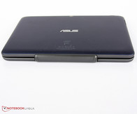 Asus, TF103C modelinde eleştirilen çoğu şeyi Transformer Pad TF303CL modeli ile iyileştiriyor.