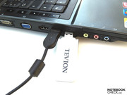İlk baştakiler geniş USB bağlayıcılarına göre iyi tasarlanmamış.