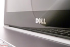 Koyu ekran çerçevesi ve Dell logusu