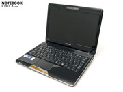 Şık Toshiba Satellite T110-10R'nin önden görünüşü ,...