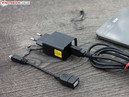 Küçük güç ünitesi USB kablosu ile birlikte 97 gram ağırlığında.