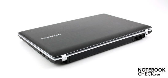 Samsung Q330 Aura i3-350M Suri (NP-Q330-JS03DE/SEG): Hareketlilik özellikleri dengesiz iyi bir subnotebook.