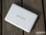 Sony'nin 10.1 inçlik netbooku mat beyaz renkte geliyor.