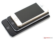 Test cihazımız iPhone 5s modelinden daha büyük ama iPhone 6 Plus daha da büyük.