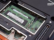 E5500, dahili GMA 4500 HD grafik kartına ve günlük uygulamalar için yeterli performans sunan Intel Core 2 Duo işlemciye sahip.