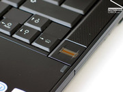 Kullanılan klavye Precision M2400 de kullanılan ile benzeşmekte.