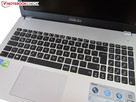 Laptop aydınlatmalı bir klavye ile geliyor.