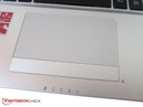 Touchpad küçük tutulmamış.