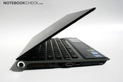 Sony Vaio VPC-Z11 Windows altında çalışan notebooklar arasında bu ürünün en bbüyük rakibi sayılır.